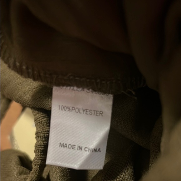 JODIFL Green Jumpsuit with Spaghetti Straps and Tapered Legs new medium - Picture 6 of 6